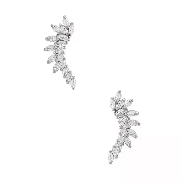 SHASHI Jewelry - Isadora Ear Climber in Silver
SHASHI